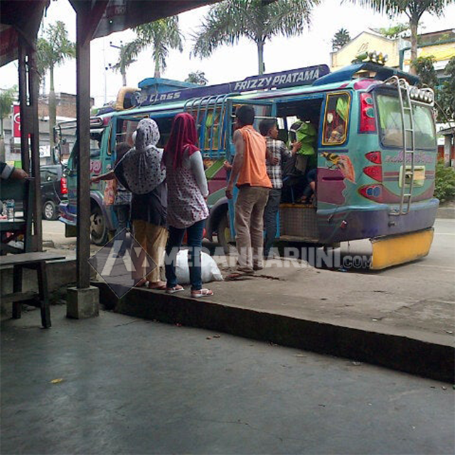 stasiun-bus-medan