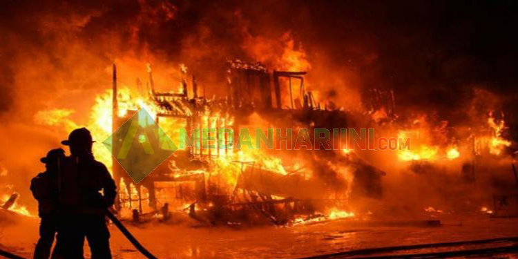 Kebakaran di jalan Pelita II Medan