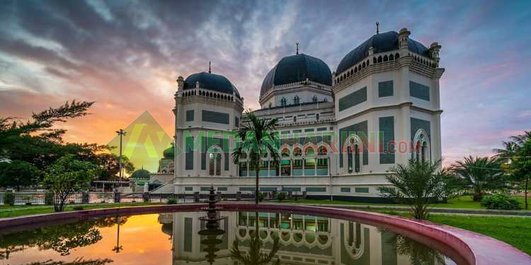 Masjid Raya Al-Mashun Medan