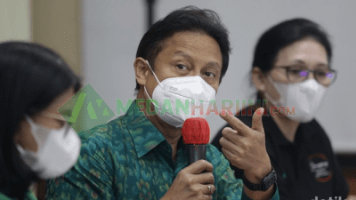 Budi Gunaidi Sadikin saat memaparkan Penyakit Gagal Ginjal Akut Misterius
