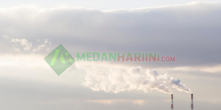 Potret Cerobong Asap dari Industri yang memproduksi limbah karbondioksida setiap hariinya (Freepik)