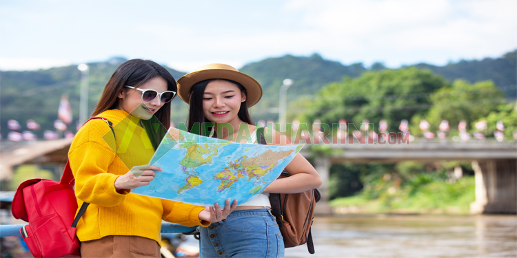 Ilustrasi Merencanakan Destinasi yang akan didatangi untuk liburan anda (Freepik)