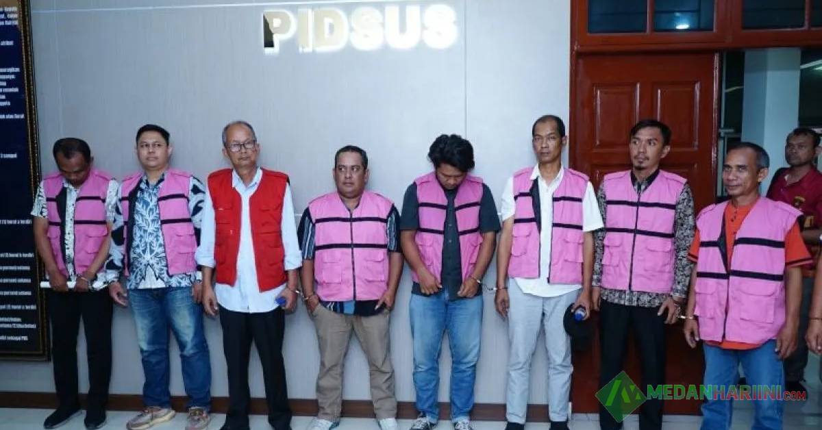 Potret 8 Tersangka Korupsi Proyek Jalan di Batu Bara - Antara News