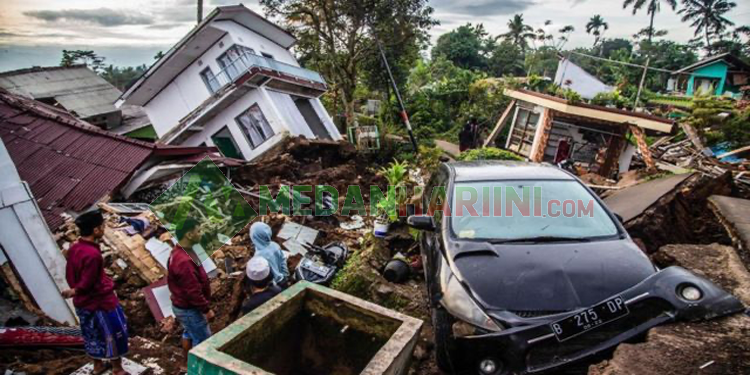 Potret Gempa Cianjur yang merusak hunian warga setempat (BBC Indonesia)