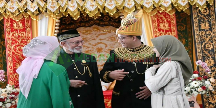 Potret Anies Baswedan bersama Wali Nangroe Aceh, Malik Mahmud Al Haytar (Instagram : @aniesbaswedan)