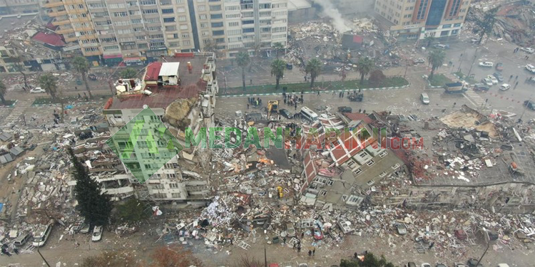 Potret Gempa yang melanda Negar Turki (CNBC Indonesia)