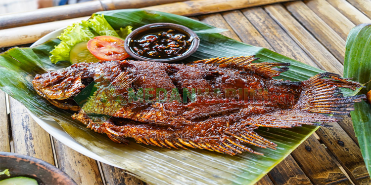 Potret Ikan Gurame Bakar (Freepik)